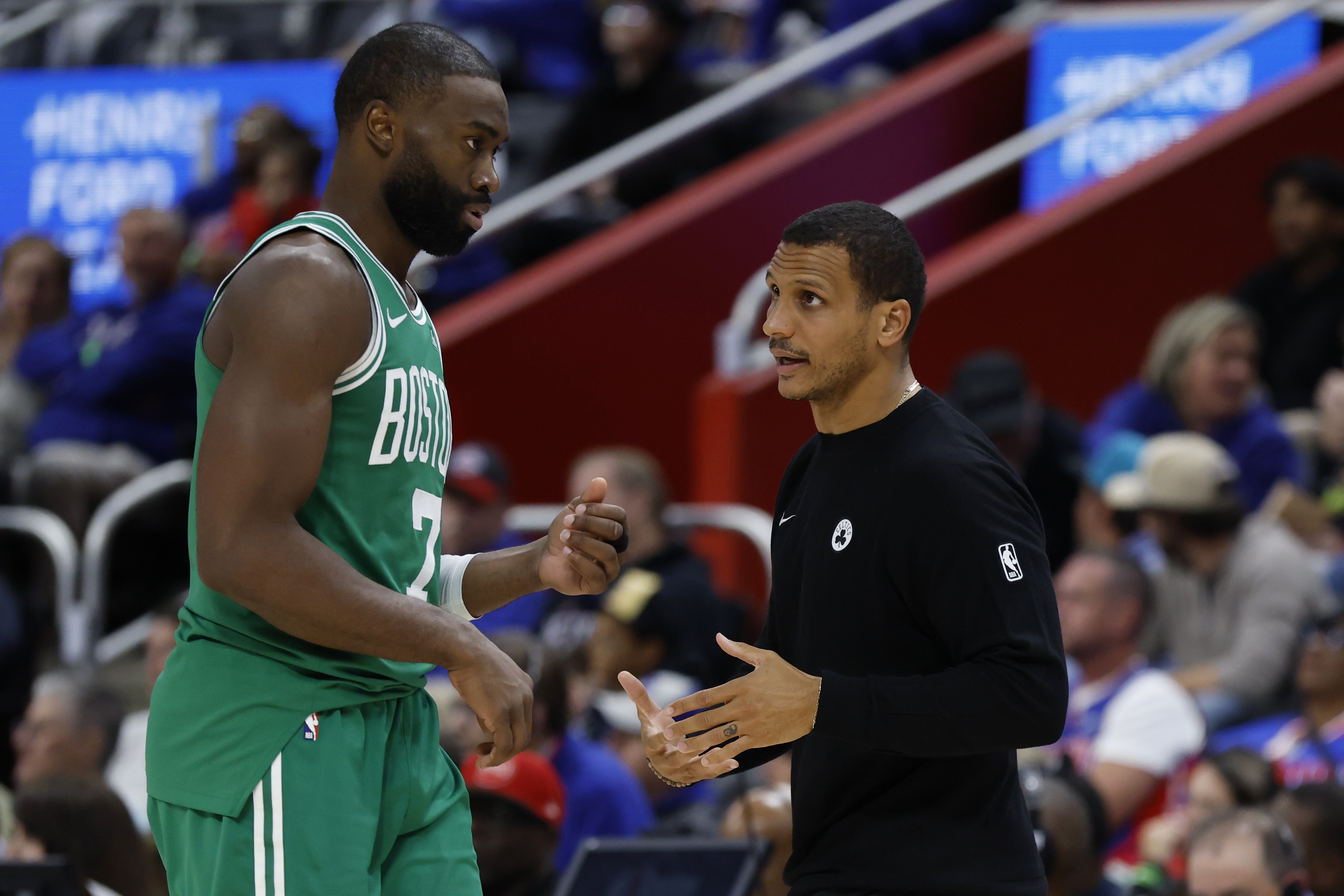 加内特直言绿军交易布朗纯为钱：NBA运作已变，同区送走年轻球星是错误