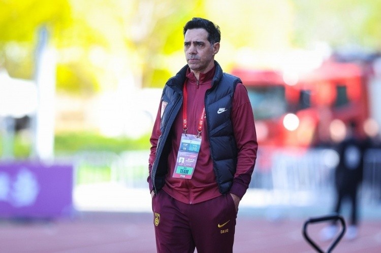 U16国少主帅大卫下课：训练像过家家 集训如假期