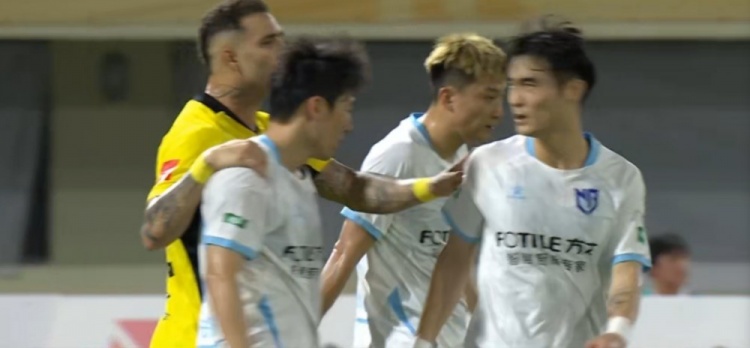 半场0-0!王昊斌错失单刀 莱昂纳多侧钩被扑 广州豹客场闷平宁波