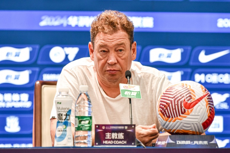 申花三连败斯卢茨基赛后请辞 泰山韩鹏宿茂臻本周卸任 申花三连败斯卢茨基赛后请辞 泰山韩鹏宿茂臻本周卸任