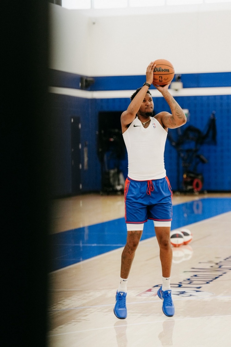 76人官方晒训练照 埃奇库姆菲隆领衔多人回归