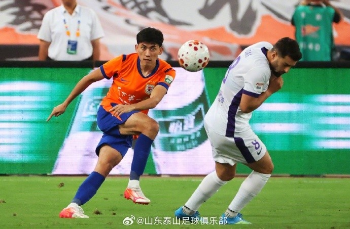 泰山2-1逆转津门虎 残阵混编新老合力拿下三分 泰山2-1逆转津门虎 残阵混编新老合力拿下三分