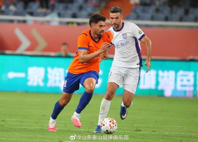 泰山2-1逆转津门虎 残阵混编新老合力拿下三分 泰山2-1逆转津门虎 残阵混编新老合力拿下三分