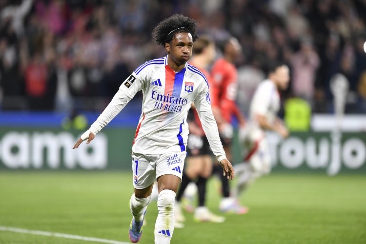 迪马:恩里克若离队国米将签两名边路 斯彭斯福法纳在列 迪马:恩里克若离队国米将签两名边路 斯彭斯福法纳在列
