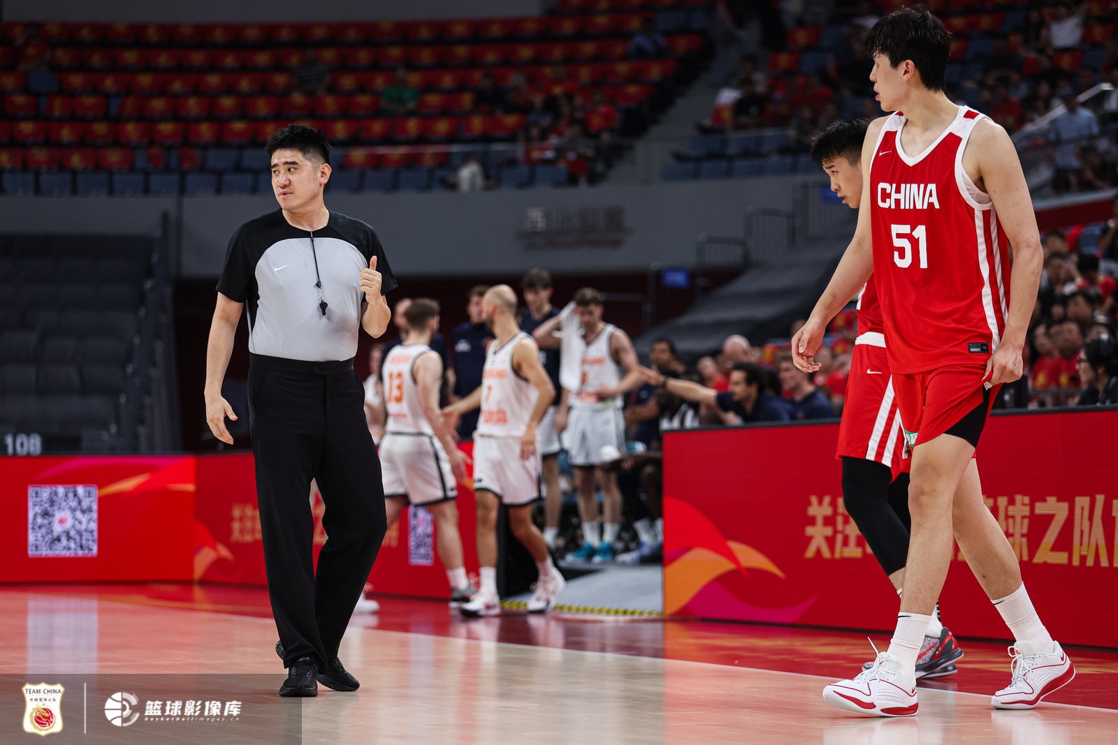 郭士强:杨瀚森首日归队,10天磨合定成败 郭士强:杨瀚森首日归队,10天磨合定成败