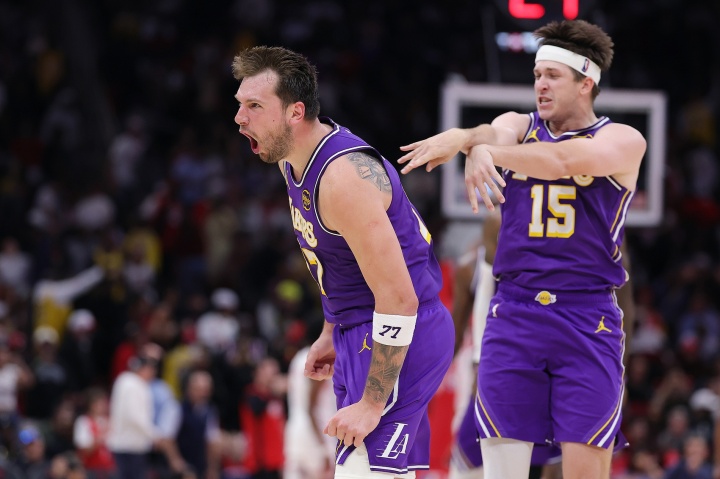 媒体人：湖人新阵容不如之前 进不了季后赛次轮 全依仗健康东契奇