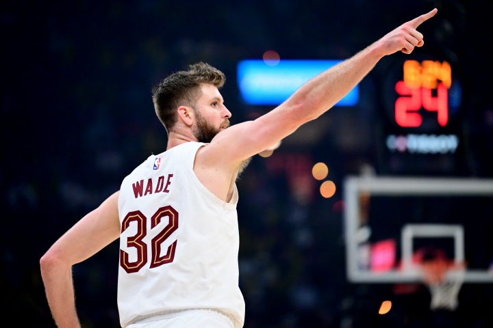 TA：韦德选择76人主要因为和甘西互相信任 76人需要防守型侧翼